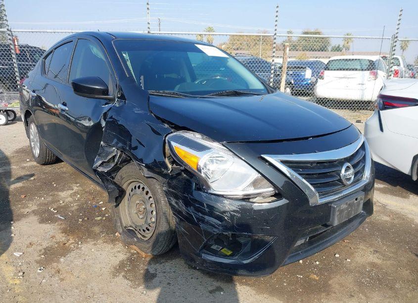 2017 Nissan Versa 1.6 SV (VIN 3N1CN7AP0HL862431) main photo