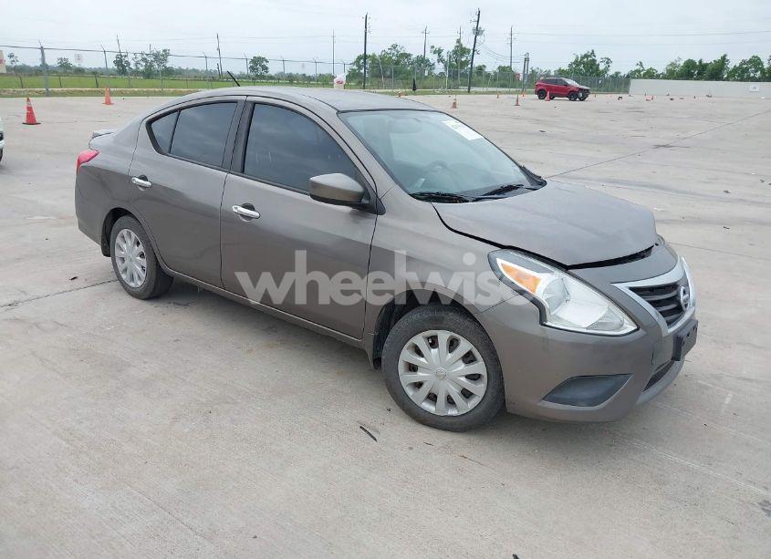 2017 Nissan Versa 1.6 SV (VIN 3N1CN7AP0HL893923) main photo