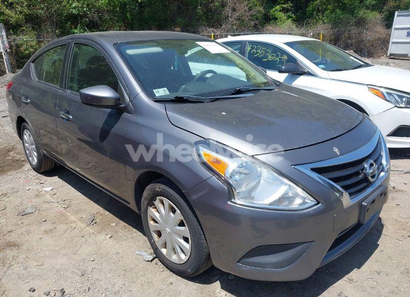 2018 Nissan Versa 1.6 SV (VIN 3N1CN7AP0JL831976) main photo