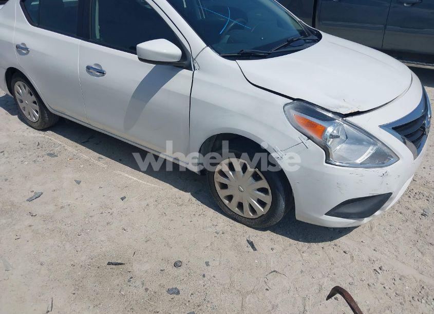 2018 Nissan Versa 1.6 SV (VIN 3N1CN7AP0JL834621) main photo