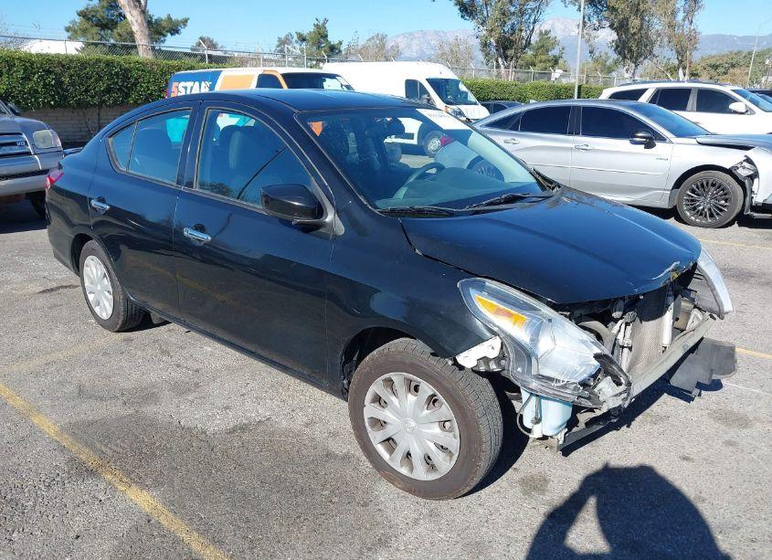 2018 Nissan Versa 1.6 SV (VIN 3N1CN7AP0JL851757) main photo