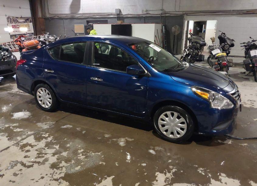 2018 Nissan Versa 1.6 SV (VIN 3N1CN7AP0JL865450) main photo