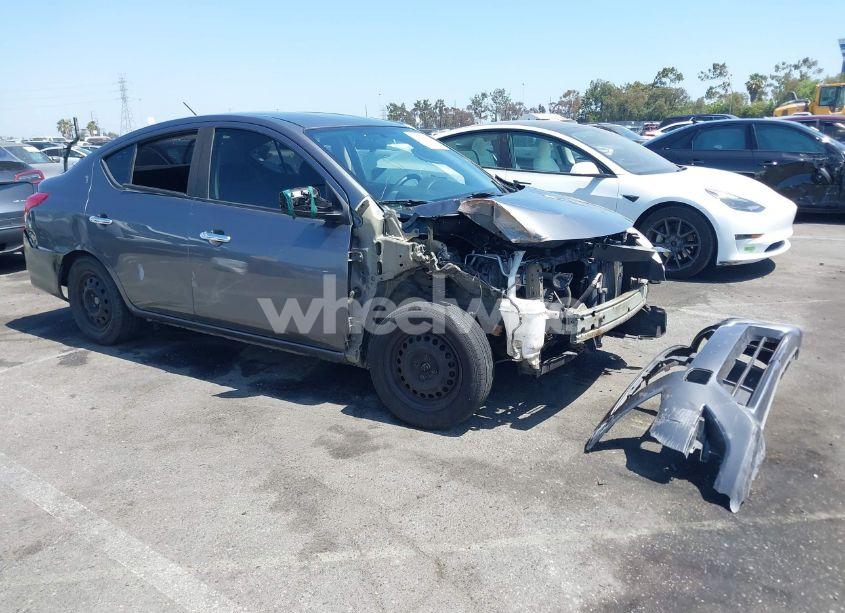 2018 Nissan Versa 1.6 SV (VIN 3N1CN7AP0JL872155) main photo