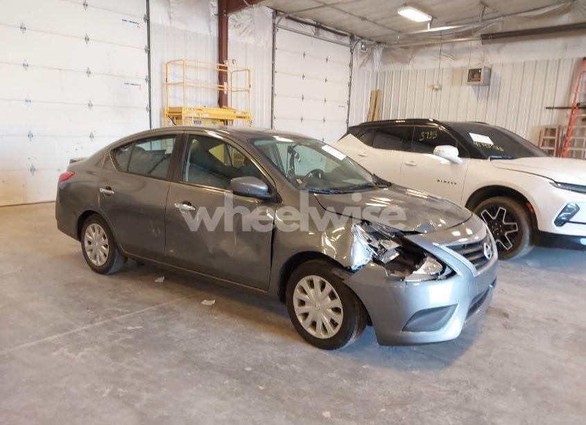 2019 Nissan Versa 1.6 SV (VIN 3N1CN7AP0KL808697) main photo