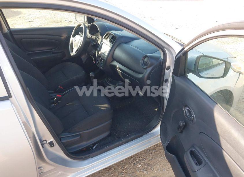 Photo 5 of 2019 Nissan Versa 1.6 S+ (VIN 3N1CN7AP0KL823202)