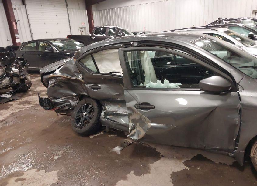 Photo 6 of 2019 Nissan Versa 1.6 S+ (VIN 3N1CN7AP0KL829341)