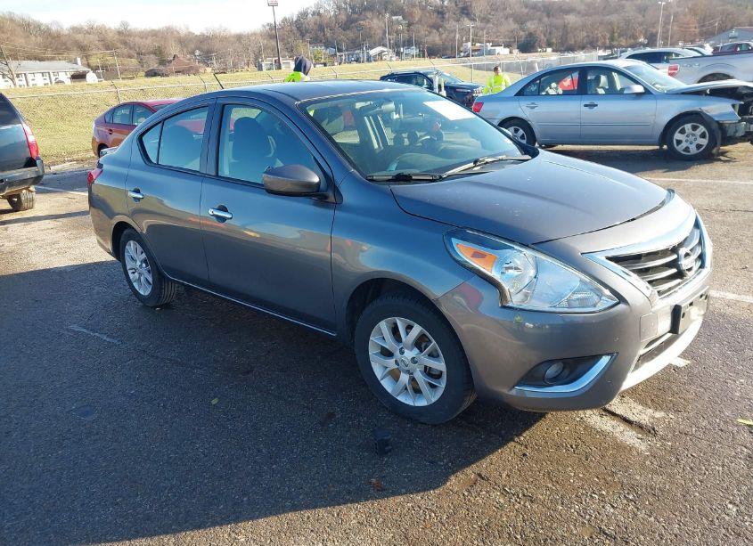 2019 Nissan Versa 1.6 SV (VIN 3N1CN7AP0KL830747) main photo