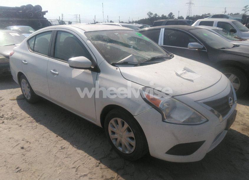 2019 Nissan Versa 1.6 SV (VIN 3N1CN7AP0KL832062) main photo