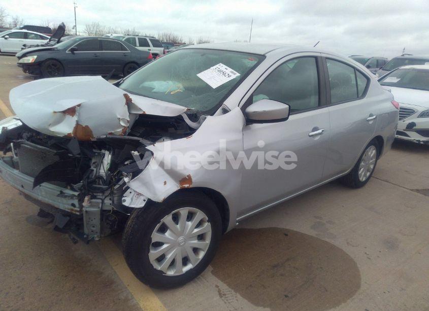 Photo 2 of 2019 Nissan Versa 1.6 SV (VIN 3N1CN7AP0KL843031)