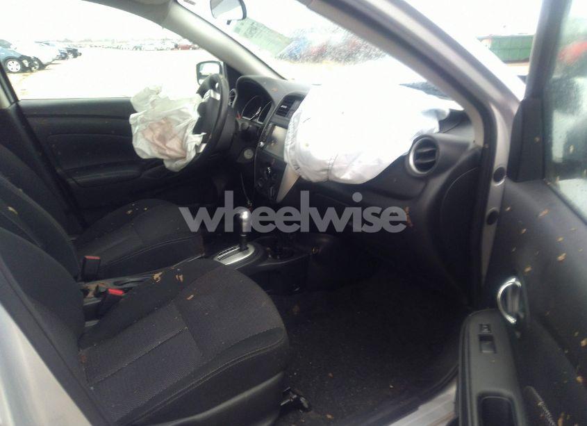 Photo 5 of 2019 Nissan Versa 1.6 SV (VIN 3N1CN7AP0KL843031)