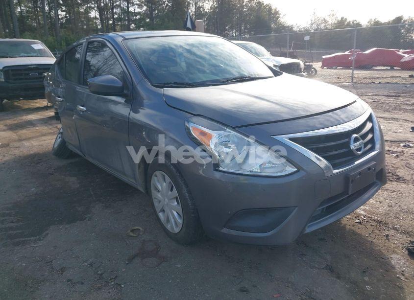 2019 Nissan Versa 1.6 SV (VIN 3N1CN7AP0KL843045) main photo