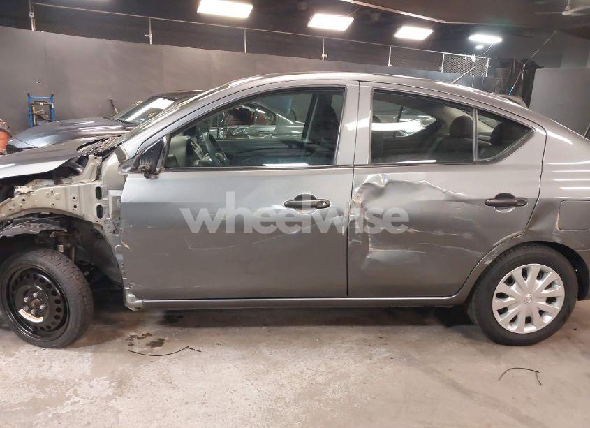 Photo 15 of 2019 Nissan Versa 1.6 S+ (VIN 3N1CN7AP0KL844180)