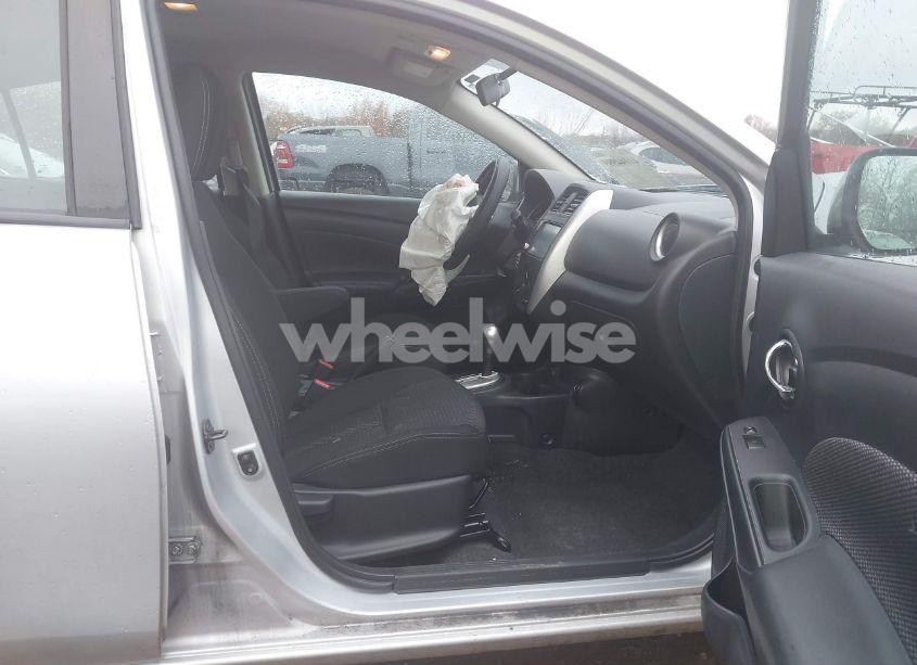 Photo 5 of 2019 Nissan Versa 1.6 SV (VIN 3N1CN7AP0KL857589)