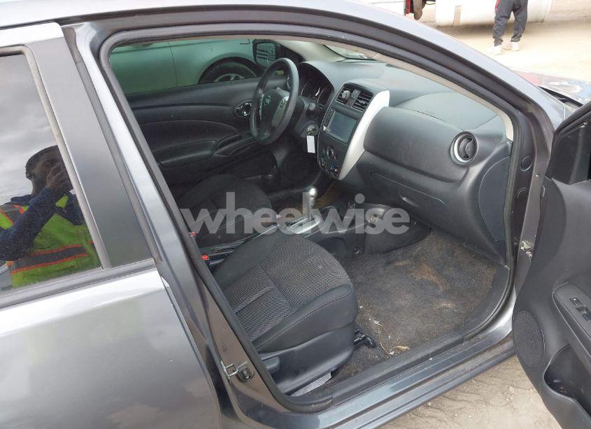 Photo 5 of 2019 Nissan Versa 1.6 SV (VIN 3N1CN7AP0KL880595)