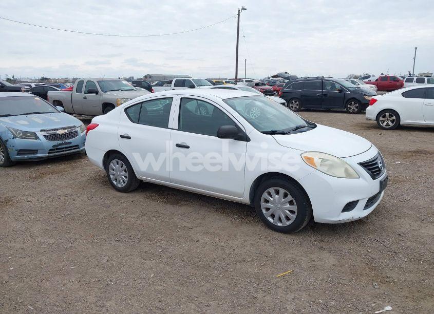 2012 Nissan Versa 1.6 S (VIN 3N1CN7AP1CL824229) main photo