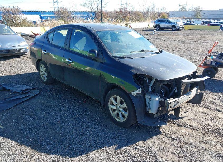 2013 Nissan Versa 1.6 SL (VIN 3N1CN7AP1DL820117) main photo