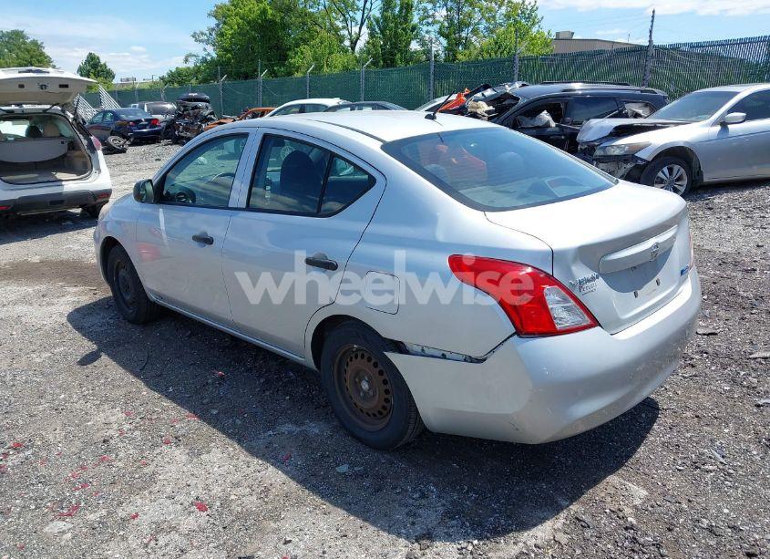Photo 3 of 2013 Nissan Versa 1.6 S (VIN 3N1CN7AP1DL872069)