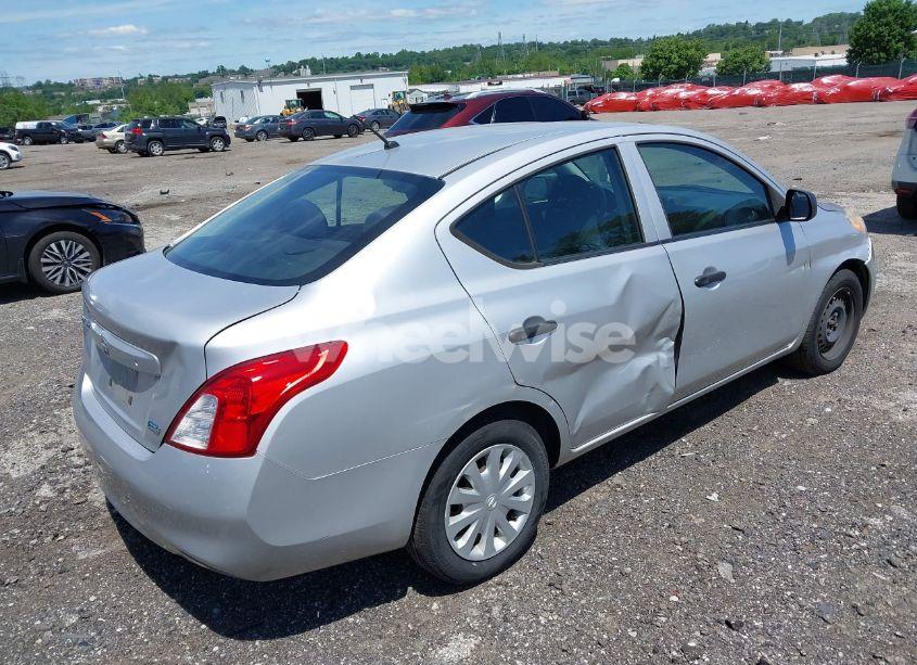 Photo 4 of 2013 Nissan Versa 1.6 S (VIN 3N1CN7AP1DL872069)