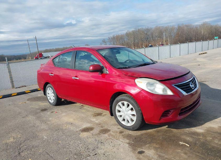 2013 Nissan Versa 1.6 SV (VIN 3N1CN7AP1DL877918) main photo