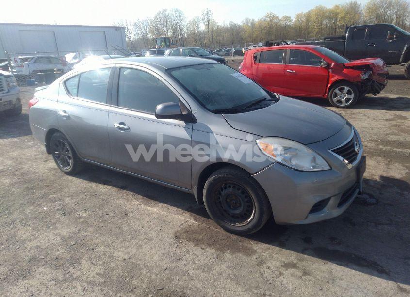 2014 Nissan Versa 1.6 SV (VIN 3N1CN7AP1EL814187) main photo