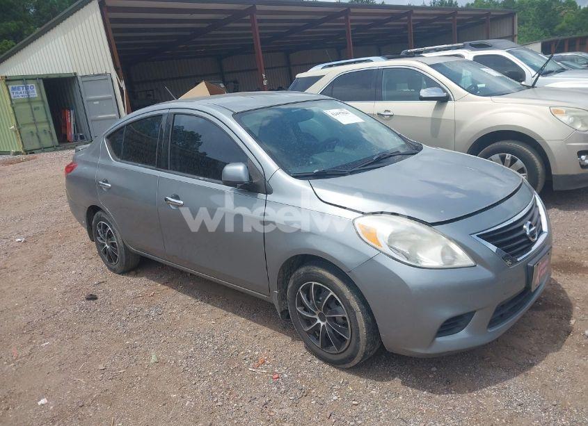 2014 Nissan Versa 1.6 SV (VIN 3N1CN7AP1EL826369) main photo