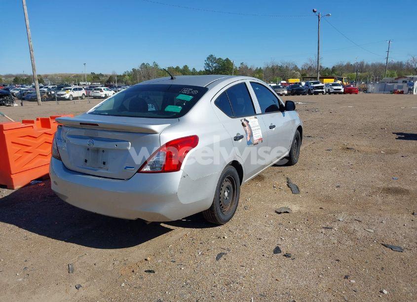 Photo 4 of 2014 Nissan Versa 1.6 S+ (VIN 3N1CN7AP1EL869867)