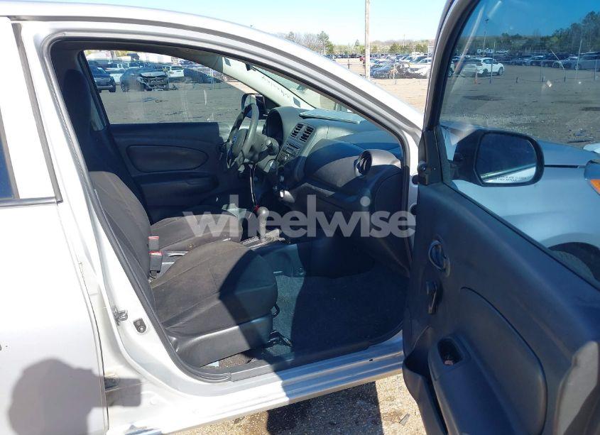 Photo 5 of 2014 Nissan Versa 1.6 S+ (VIN 3N1CN7AP1EL869867)