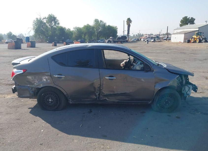 Photo 13 of 2015 Nissan Versa 1.6 S/1.6 S+/1.6 SL/1.6 SV (VIN 3N1CN7AP1FL808763)