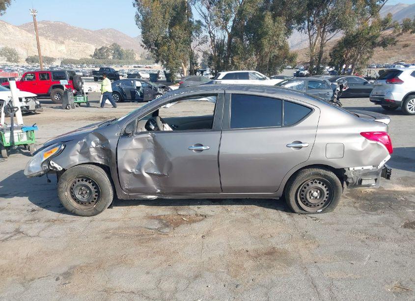 Photo 14 of 2015 Nissan Versa 1.6 S/1.6 S+/1.6 SL/1.6 SV (VIN 3N1CN7AP1FL808763)