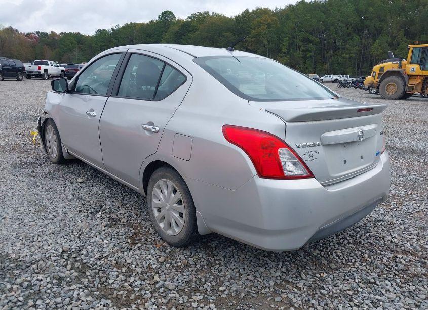 Photo 3 of 2015 Nissan Versa 1.6 SV (VIN 3N1CN7AP1FL809220)