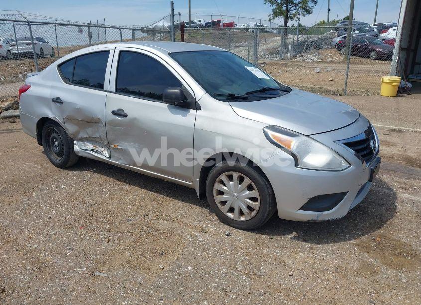2015 Nissan Versa 1.6 S+ (VIN 3N1CN7AP1FL817785) main photo
