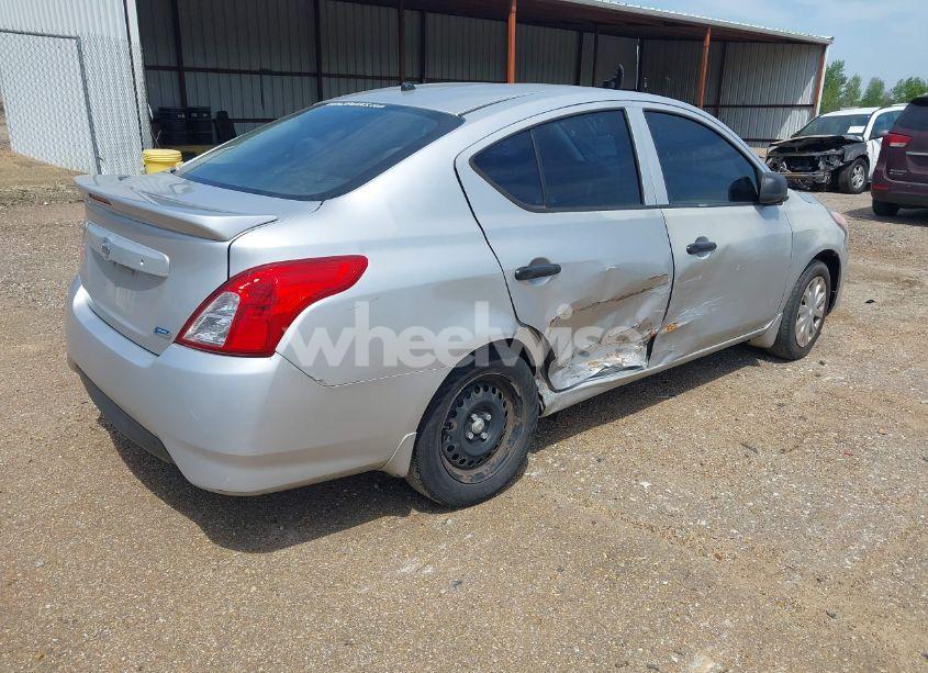 Photo 4 of 2015 Nissan Versa 1.6 S+ (VIN 3N1CN7AP1FL817785)