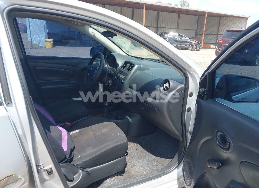 Photo 5 of 2015 Nissan Versa 1.6 S+ (VIN 3N1CN7AP1FL817785)