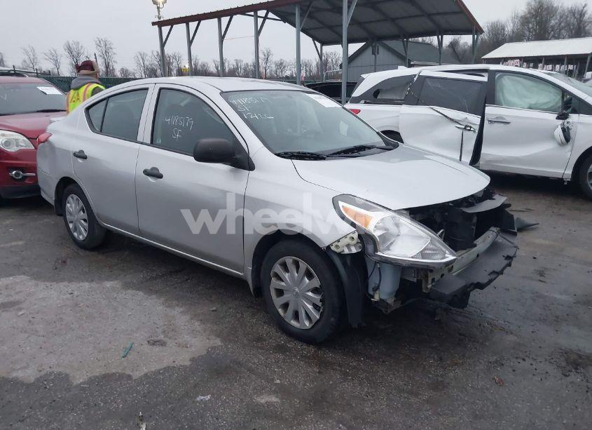 2015 Nissan Versa 1.6 S+ (VIN 3N1CN7AP1FL831671) main photo