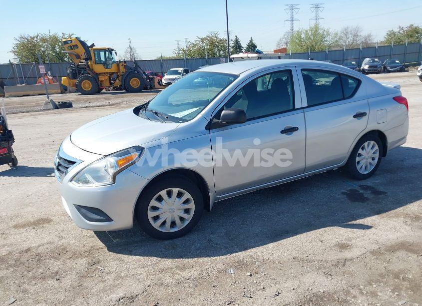 Photo 2 of 2015 Nissan Versa 1.6 S+ (VIN 3N1CN7AP1FL882054)