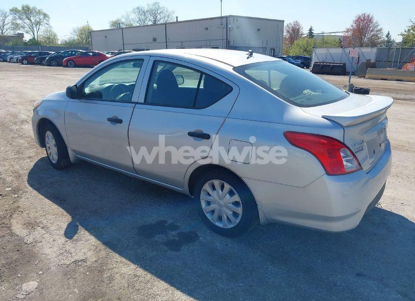Photo 3 of 2015 Nissan Versa 1.6 S+ (VIN 3N1CN7AP1FL882054)