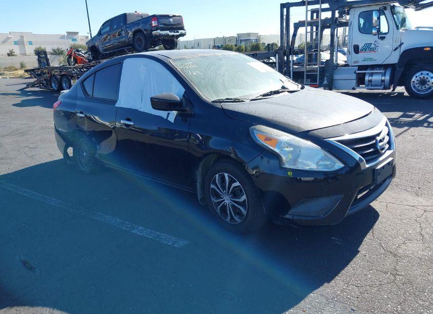 2015 Nissan Versa 1.6 SV (VIN 3N1CN7AP1FL903940) main photo