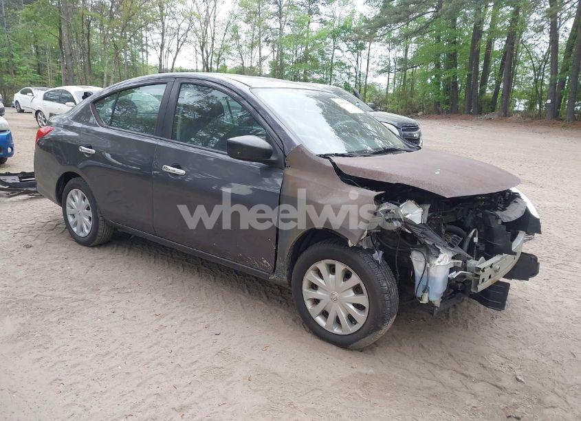 2015 Nissan Versa 1.6 SV (VIN 3N1CN7AP1FL916557) main photo