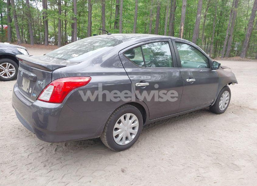 Photo 4 of 2015 Nissan Versa 1.6 SV (VIN 3N1CN7AP1FL916557)