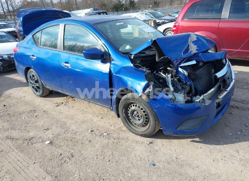 2015 Nissan Versa 1.6 SV (VIN 3N1CN7AP1FL922892) main photo