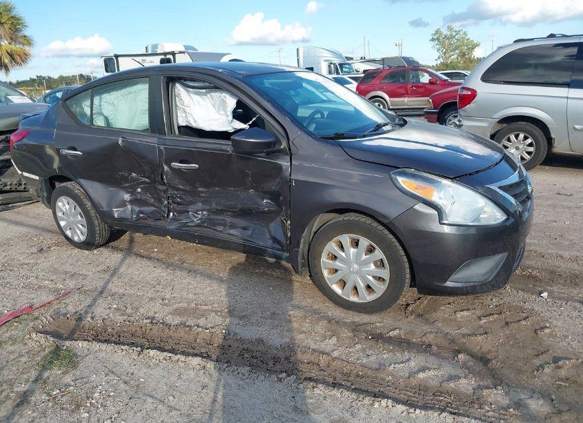 2015 Nissan Versa 1.6 SV (VIN 3N1CN7AP1FL942723) main photo
