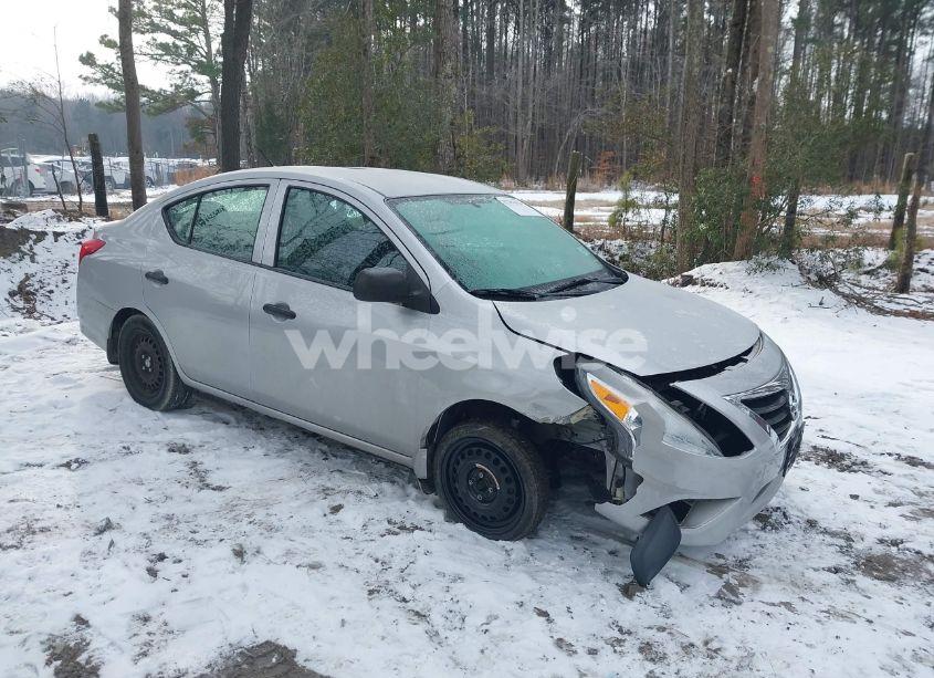 2015 Nissan Versa 1.6 S (VIN 3N1CN7AP1FL943628) main photo