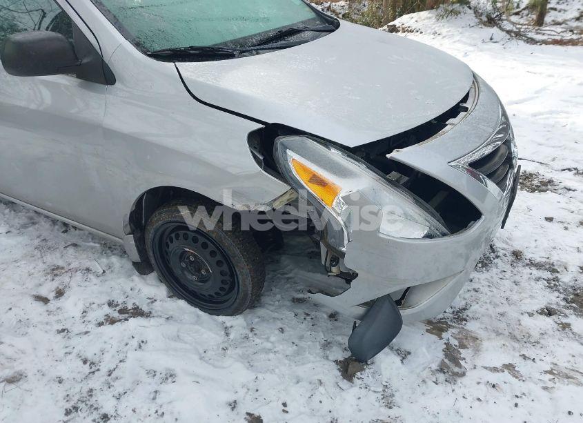 Photo 6 of 2015 Nissan Versa 1.6 S (VIN 3N1CN7AP1FL943628)