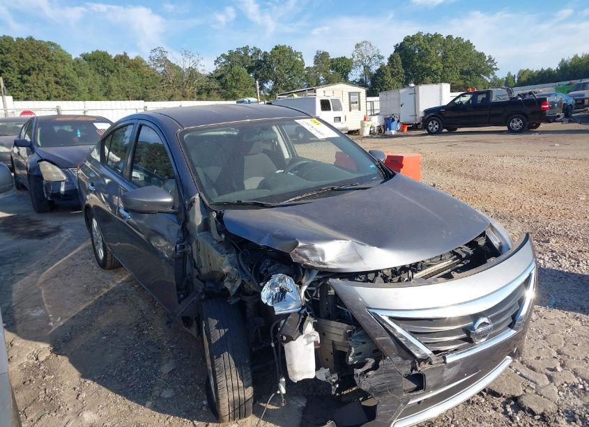 2016 Nissan Versa 1.6 SV (VIN 3N1CN7AP1GL845278) main photo
