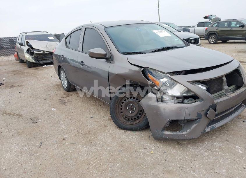 2016 Nissan Versa 1.6 S+ (VIN 3N1CN7AP1GL885215) main photo