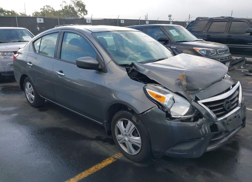 2016 Nissan Versa 1.6 SV (VIN 3N1CN7AP1GL893122) main photo