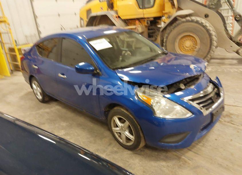 2016 Nissan Versa 1.6 SV (VIN 3N1CN7AP1GL903230) main photo