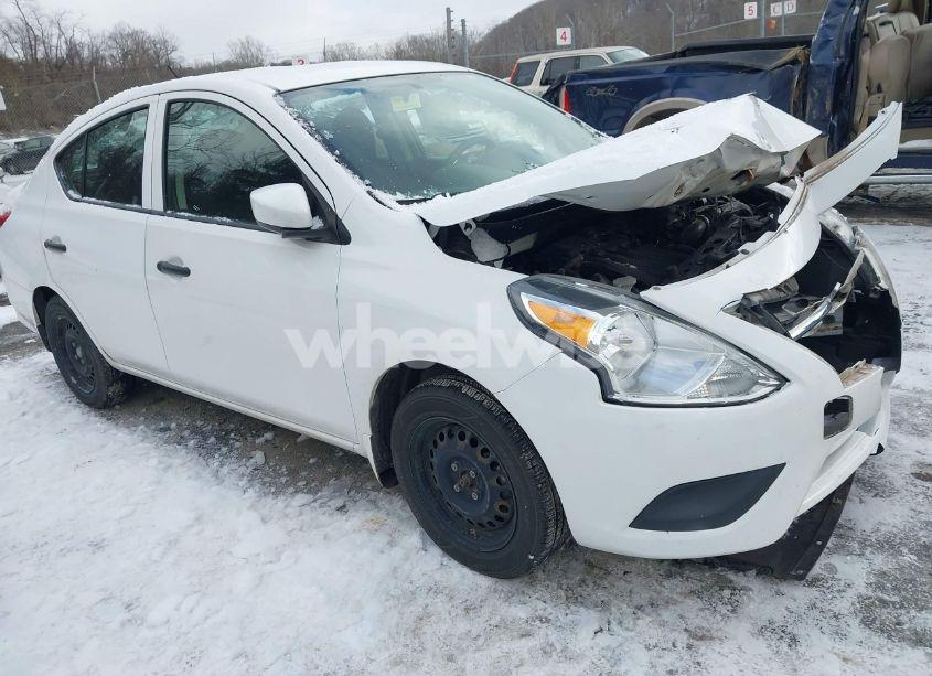 2016 Nissan Versa 1.6 S (VIN 3N1CN7AP1GL916088) main photo