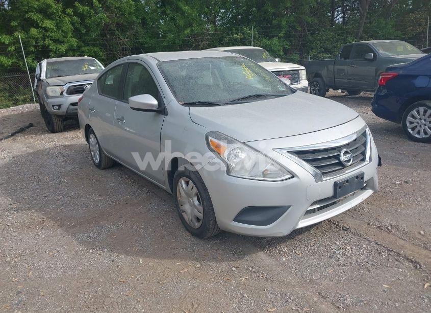 2017 Nissan Versa 1.6 SV (VIN 3N1CN7AP1HK426404) main photo