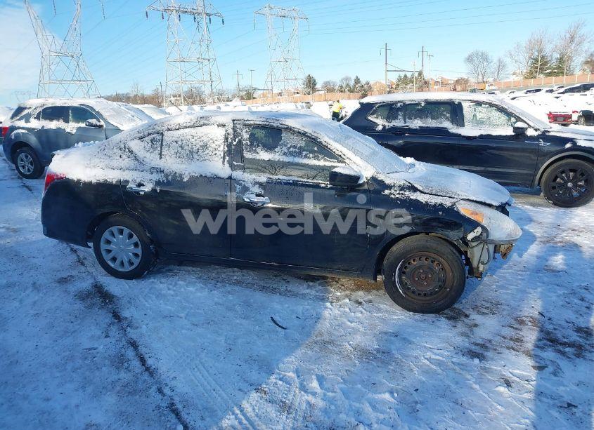 2017 Nissan Versa 1.6 SV (VIN 3N1CN7AP1HL847405) main photo